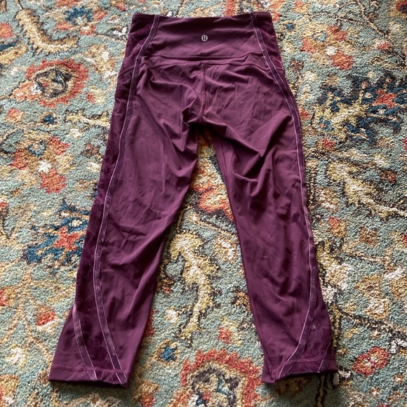 Size 4 girls lululemmon leggings - Picture 2 of 5